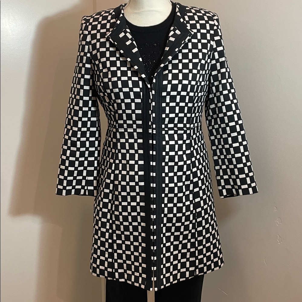White House Black Market Long Checked Coat.Stylish Check in Black and White. EUC